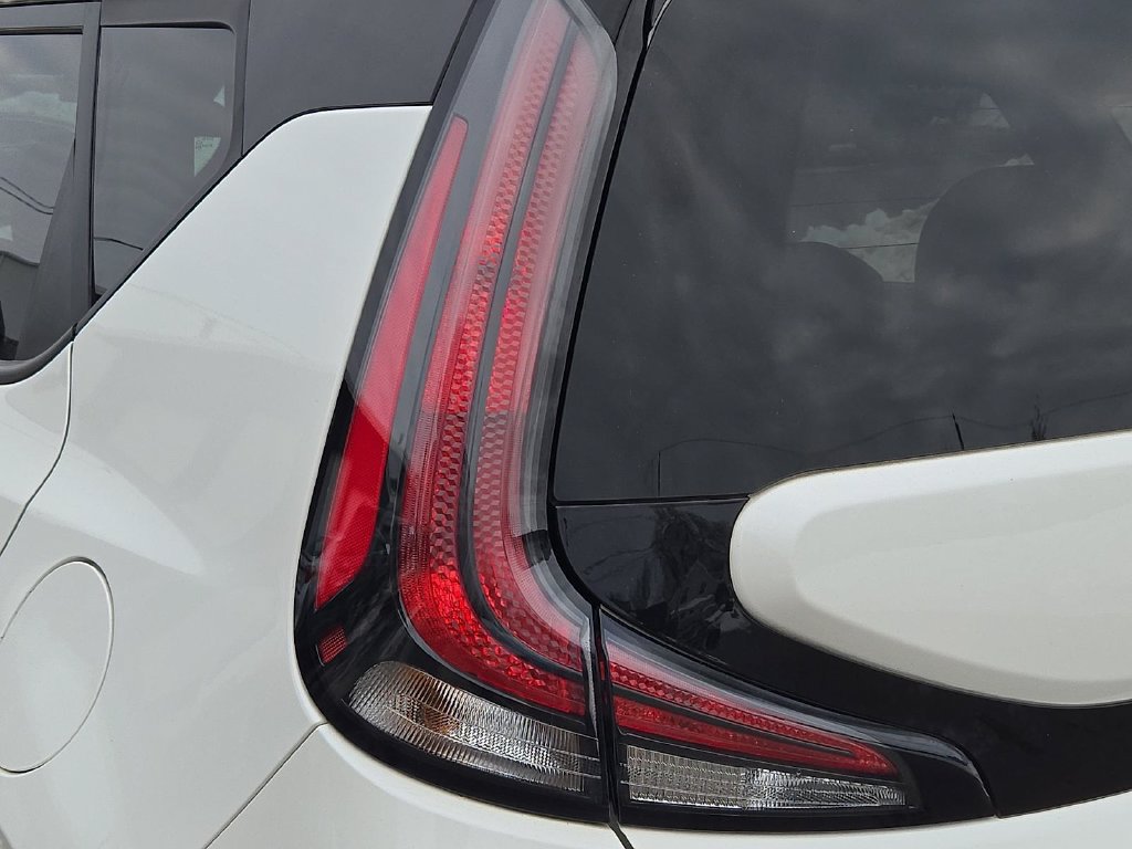 Used 2023 Kia Soul S FWD image 10