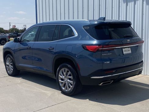Used 2025 Buick Enclave Preferred FWD image 5