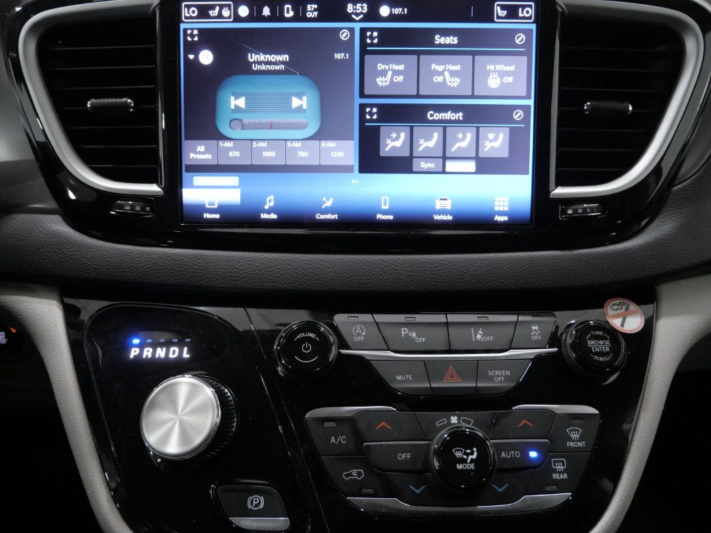 Used 2024 Chrysler Pacifica Touring-L FWD image 20