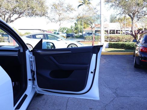 Used 2023 Tesla Model Y Long Range image 24