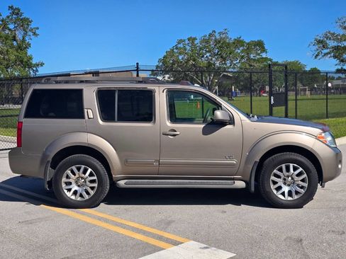 Used 2008 Nissan Pathfinder SE w/ Premium Pkg AWD/4WD image 17