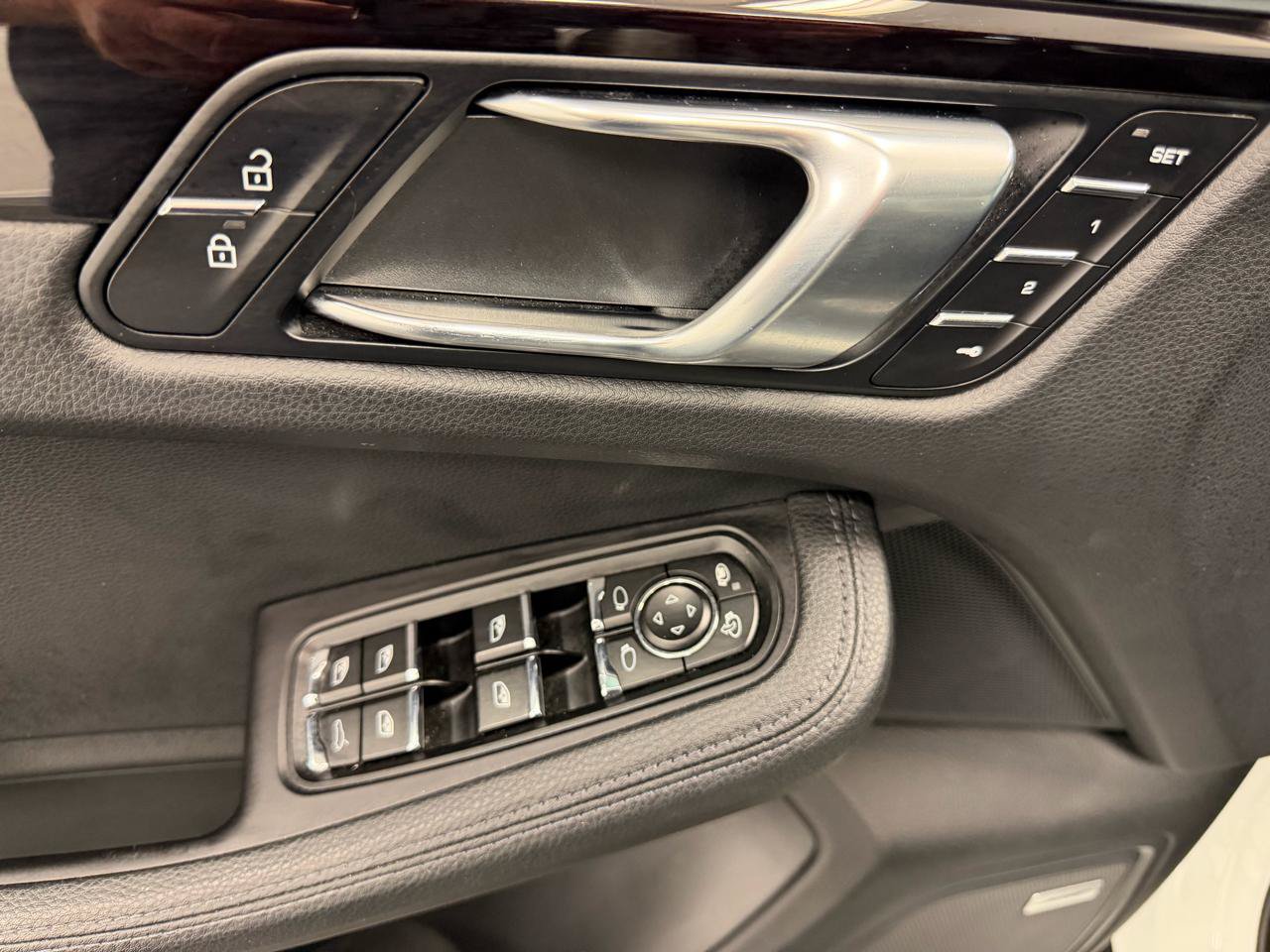 Used 2021 Porsche Macan AWD/4WD image 6