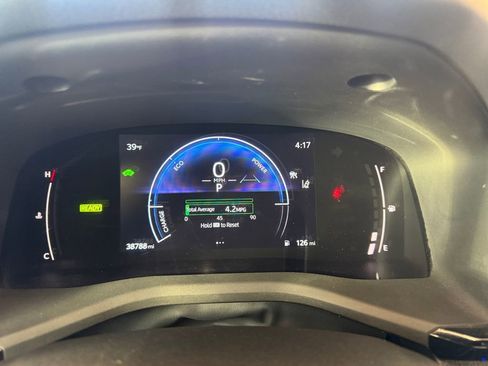 Used 2025 Toyota Camry SE image 10