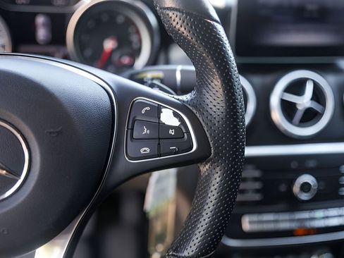 Used 2019 Mercedes-Benz CLA 250 image 13