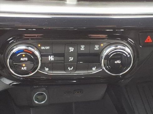 Used 2025 Chevrolet Trax RS image 22