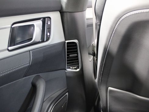 Used 2023 Porsche Panamera 4S image 41