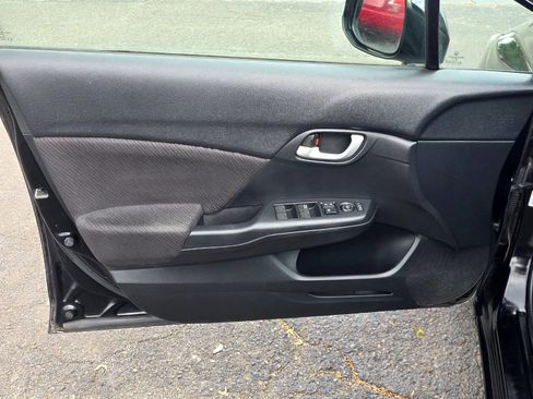 Used 2013 Honda Civic LX image 9