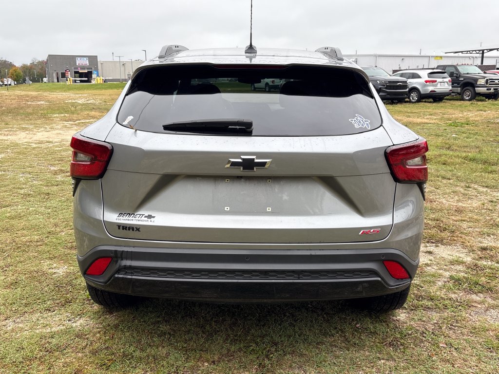 Used 2025 Chevrolet Trax RS w/ Sunroof Package FWD image 15