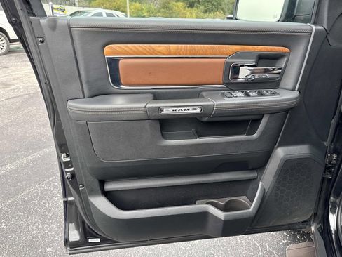 Used 2017 RAM 1500 Laramie Longhorn image 18