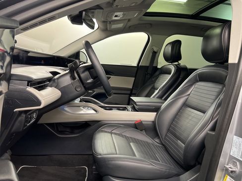 Certified 2025 Lincoln Nautilus Reserve image 30