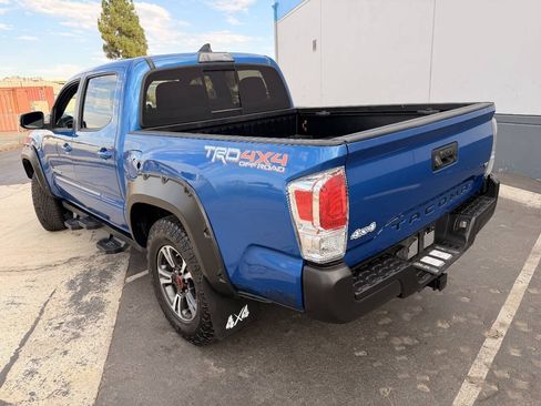 Used 2017 Toyota Tacoma TRD Off-Road AWD/4WD image 21