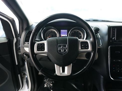 Used 2018 Dodge Grand Caravan GT image 17