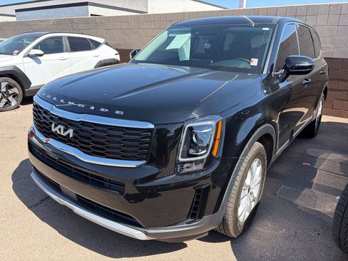 Certified 2022 Kia Telluride LX FWD image 4