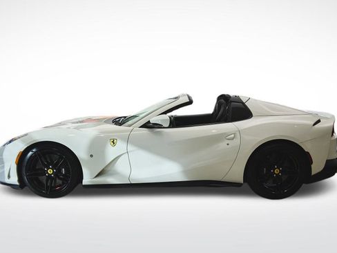 Used 2023 Ferrari 812 GTS image 2