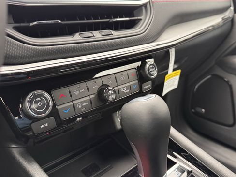 New 2026 Jeep Compass Trailhawk w/ Sun, Sound & Navigation Group image 19