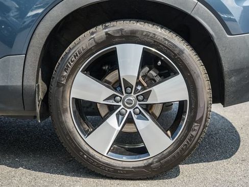 Used 2022 Volvo XC40 T5 Momentum AWD/4WD image 19