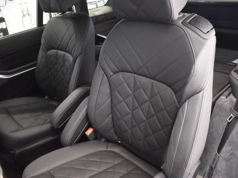 Used 2026 BMW X7 xDrive40i AWD/4WD image 7