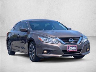 Used 2016 Nissan Altima 2.5 SV FWD video 3