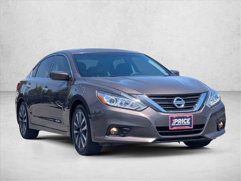 Used 2016 Nissan Altima 2.5 SV FWD image 3
