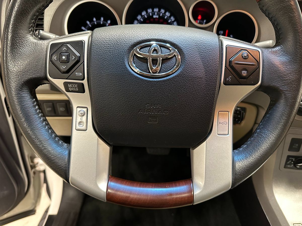 Used 2016 Toyota Sequoia Platinum AWD/4WD image 38