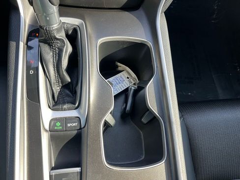 Used 2018 Honda Accord Sport image 30