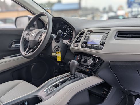 Used 2021 Honda HR-V LX image 38