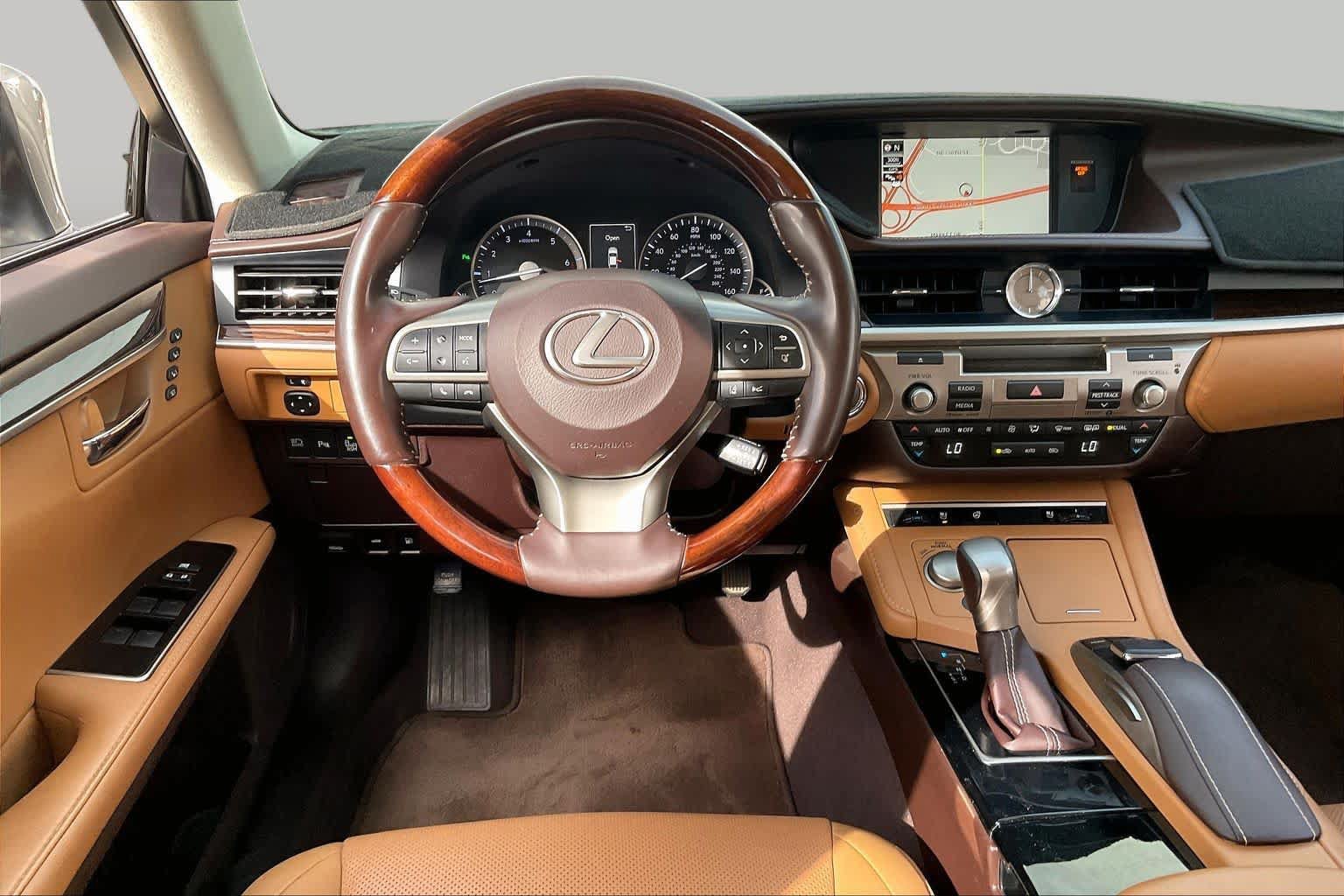 Used 2017 Lexus ES 350 w/ Navigation System Package FWD image 5