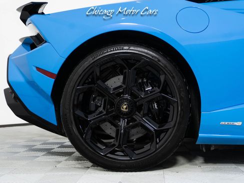 Used 2023 Lamborghini Huracan Tecnica image 10