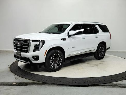 Used 2025 GMC Yukon Elevation RWD image 4