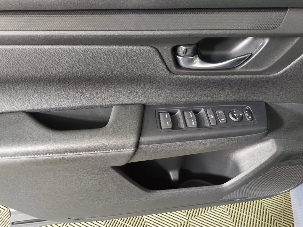Certified 2025 Honda CR-V EX image 17
