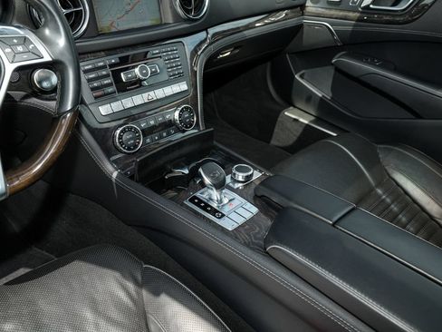 Used 2013 Mercedes-Benz SL 550 image 28