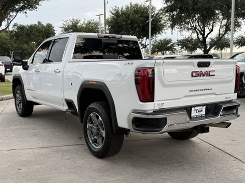 Used 2025 GMC Sierra 2500 SLT AWD/4WD image 7