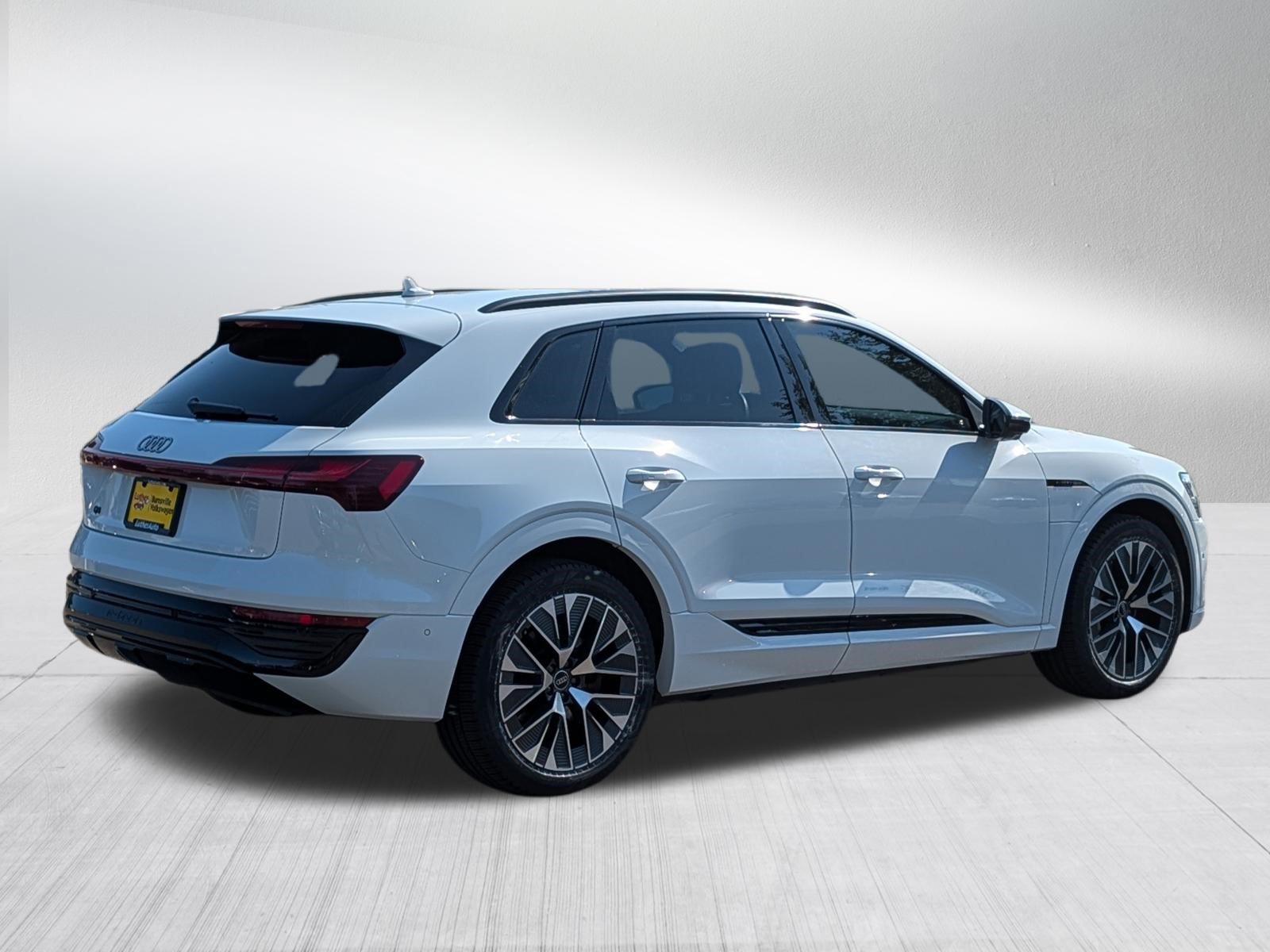 Used 2024 Audi Q8 e-tron Premium Plus w/ Premium Plus Package AWD/4WD image 7