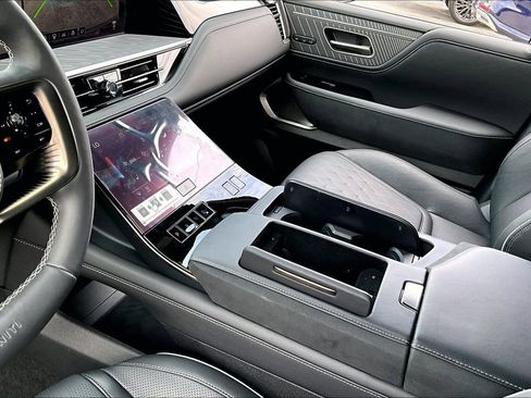 Certified 2026 INFINITI QX80 Autograph w/ Premium Cargo Package image 19