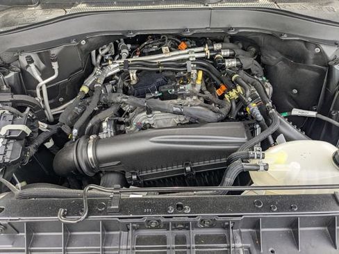 Used 2025 Ford Explorer Active AWD/4WD image 23
