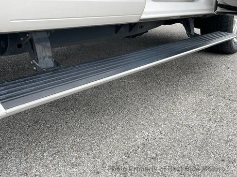 Used 2013 Lincoln Navigator 2WD image 35