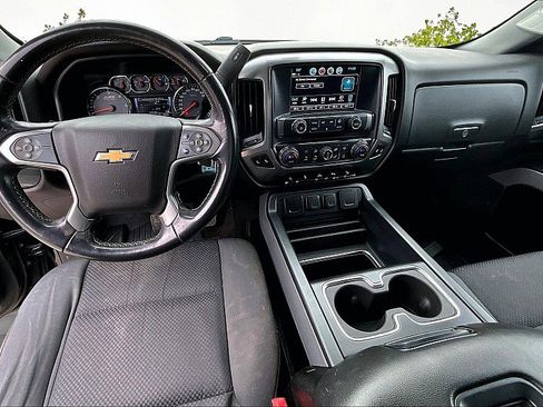 Used 2018 Chevrolet Silverado 1500 LT w/ Redline Edition AWD/4WD image 8