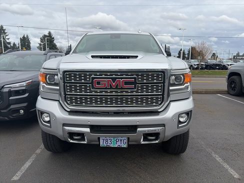 Used 2018 GMC Sierra 3500 Denali w/ Duramax Plus Package image 2