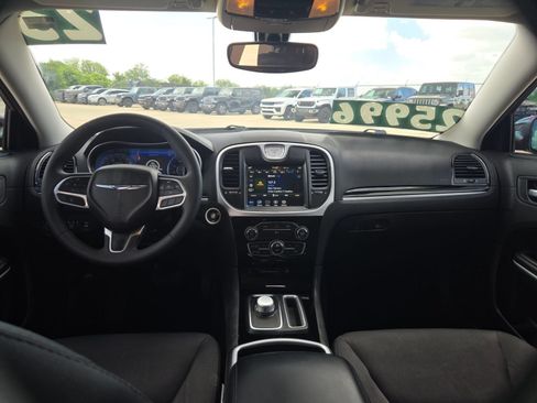 Used 2023 Chrysler 300 Touring w/ Sport Appearance Package RWD image 15