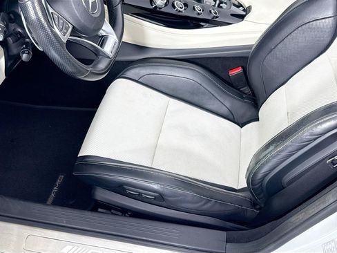 Used 2018 Mercedes-Benz AMG GT Roadster image 21
