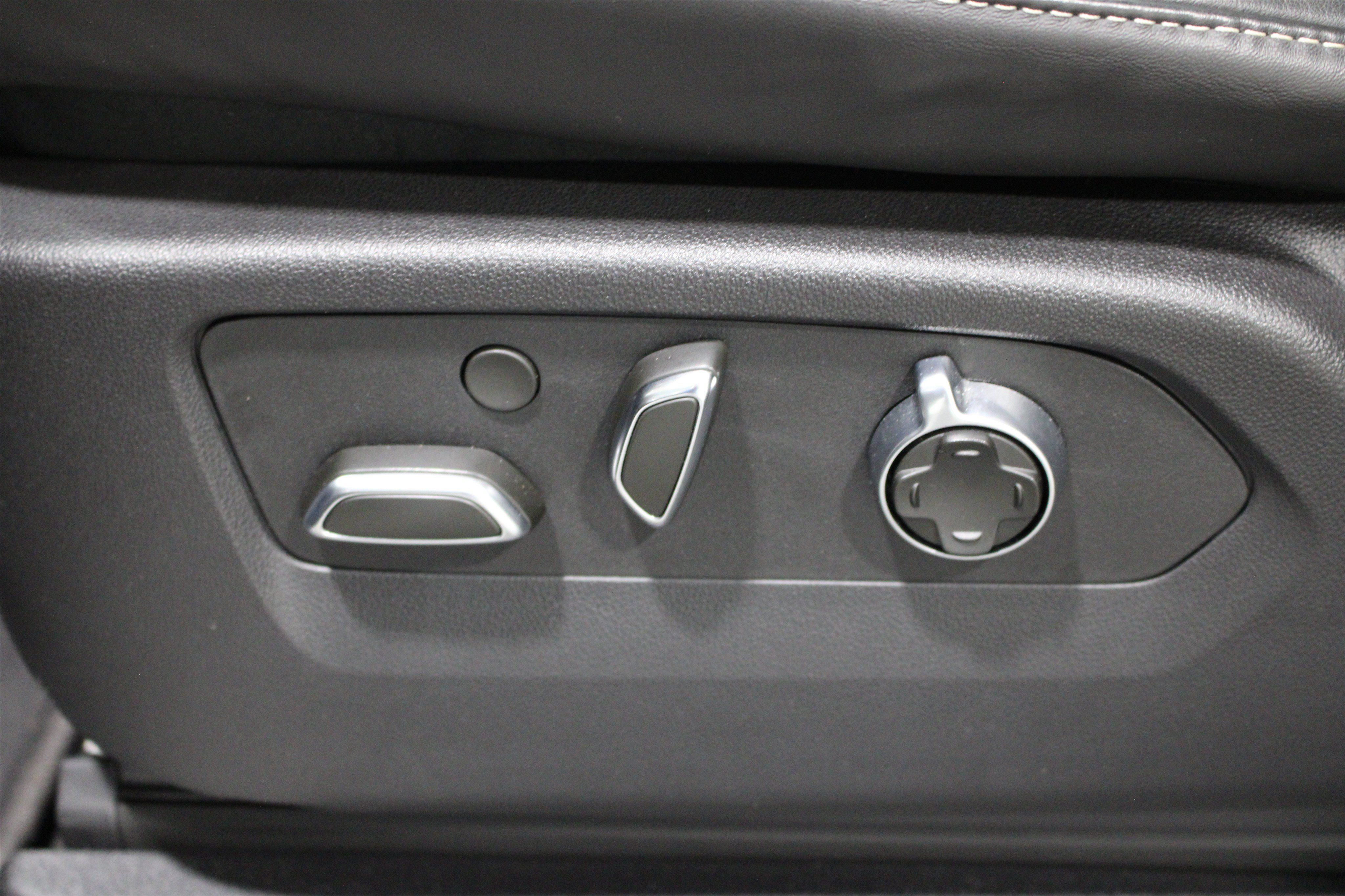 Certified 2025 Cadillac Escalade V AWD/4WD image 5