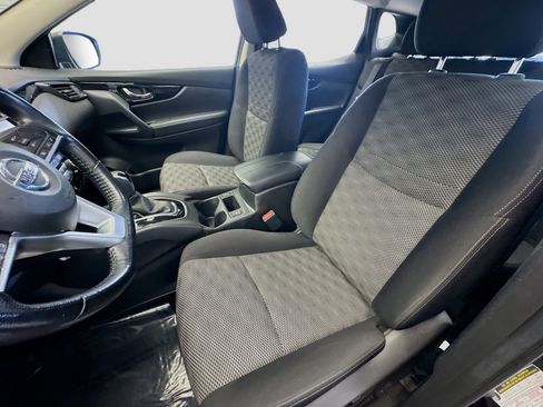 Used 2020 Nissan Rogue Sport SV w/ All-Weather Package image 11