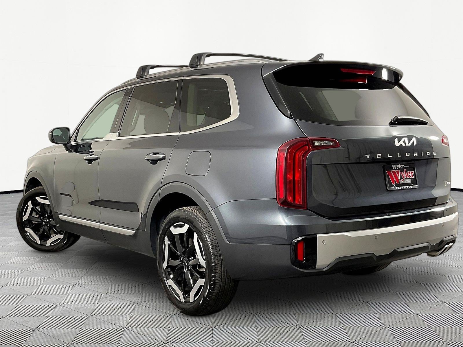 Certified 2024 Kia Telluride S w/ S Sunroof Package AWD/4WD image 4