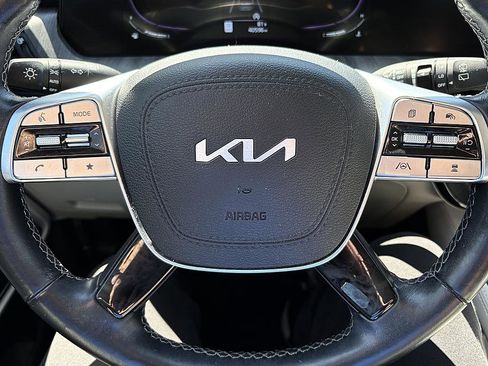 Used 2023 Kia Telluride EX w/ EX Captain's Chair Package image 21