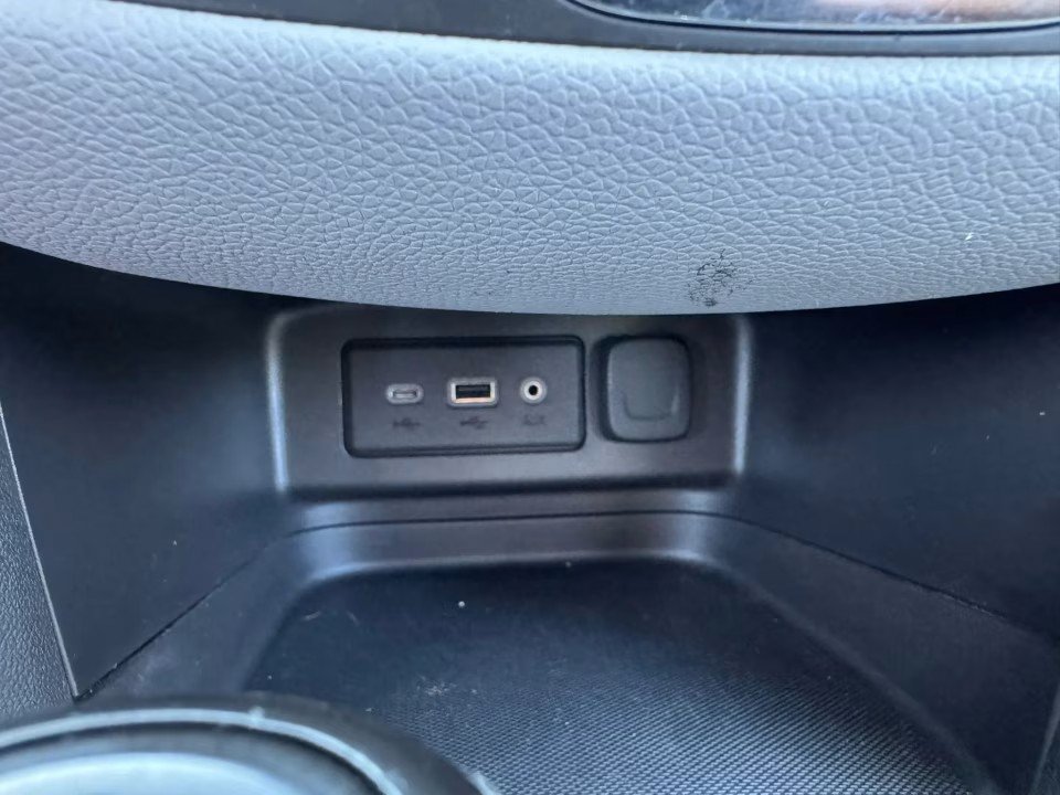 Used 2019 Chevrolet Equinox LS AWD/4WD image 19