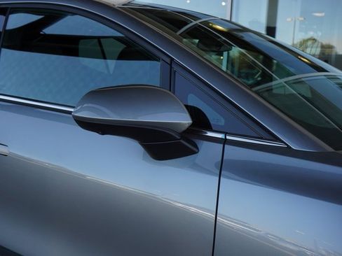 New 2025 Chevrolet Equinox EV LT image 11