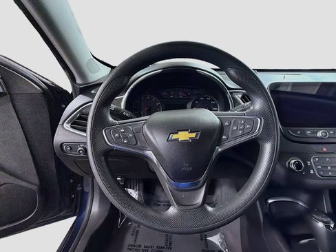 Used 2019 Chevrolet Malibu LT FWD image 13