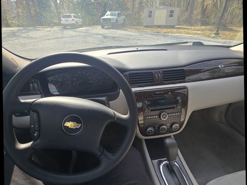 Used 2014 Chevrolet Impala Limited LS image 20