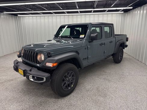 New 2026 Jeep Gladiator Sport AWD/4WD image 2
