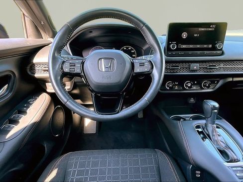 Used 2024 Honda HR-V Sport image 9